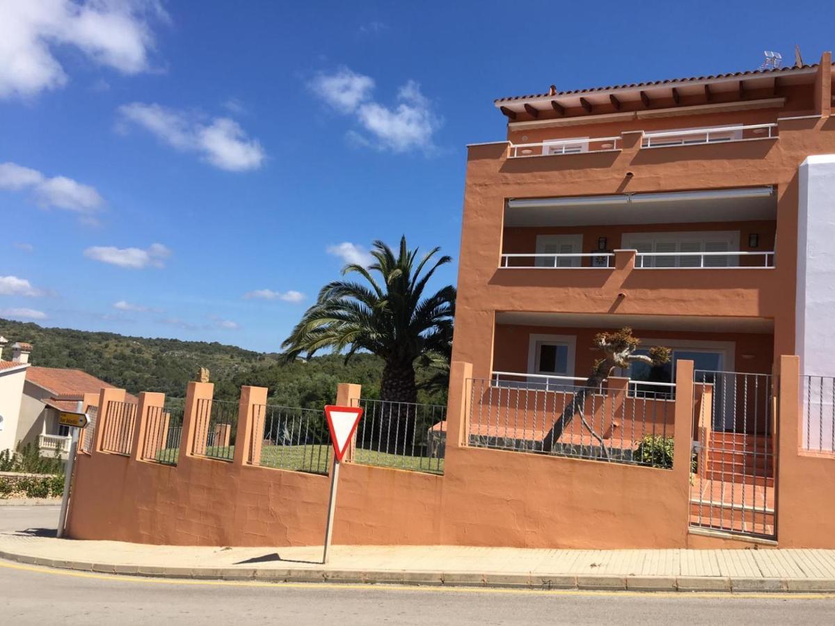 Son Bou By The Sea; Home With A Private Garden Buitenkant foto