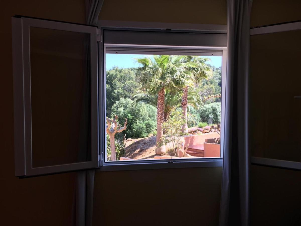 Son Bou By The Sea; Home With A Private Garden Buitenkant foto